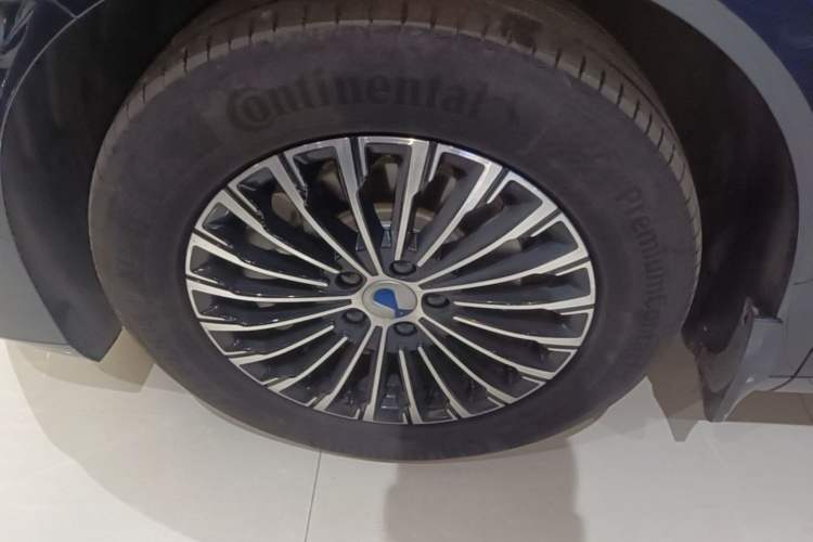 Used Denza D9 2022 DM-i 970 Four-Wheel Drive Prestige Model
