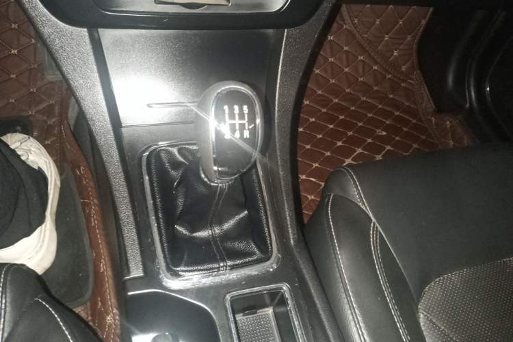 Used Geely Auto Emgrand 2017 Sedan Million Edition 1.5L Manual - Upward Version Gear Lever