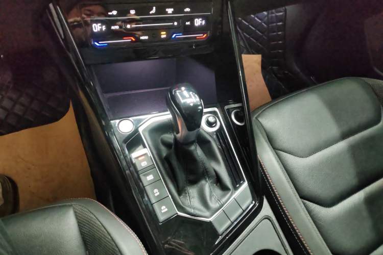 Used Volkswagen Tayron 2020 330TSI Two-Wheel Drive Luxury Smart Connectivity Version
