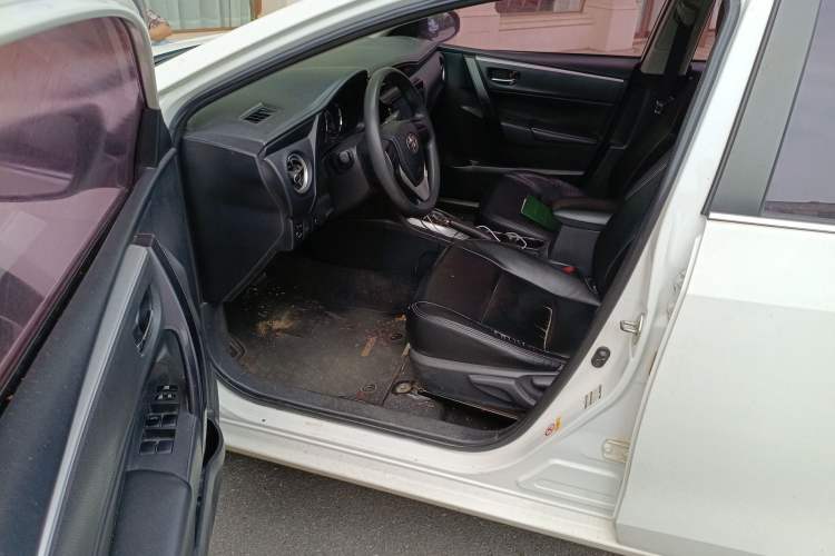 Used Toyota Corolla 2017 Revised Version 1.2T S-CVT GL Driver Seat