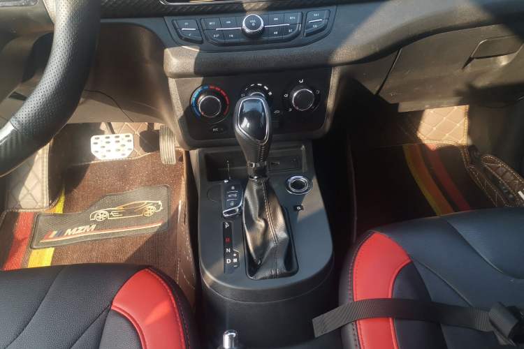 Used Dongfeng Fengon 370 2017 1.5L CVT Fashion Edition 7-Seater
