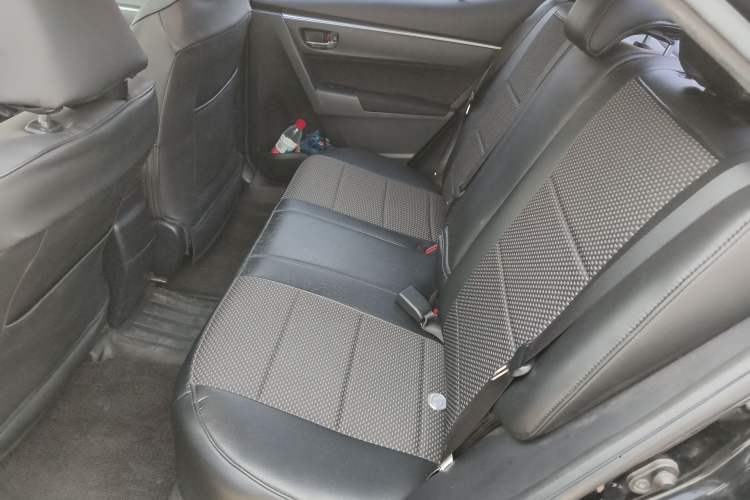 Used Toyota Levin 2017 Revised 185T CVT Elite Edition China V Standard Left Rear Seat