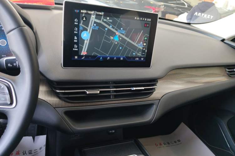 Used Hongqi E-QM5 2022 431 km Charge & Enjoy Edition