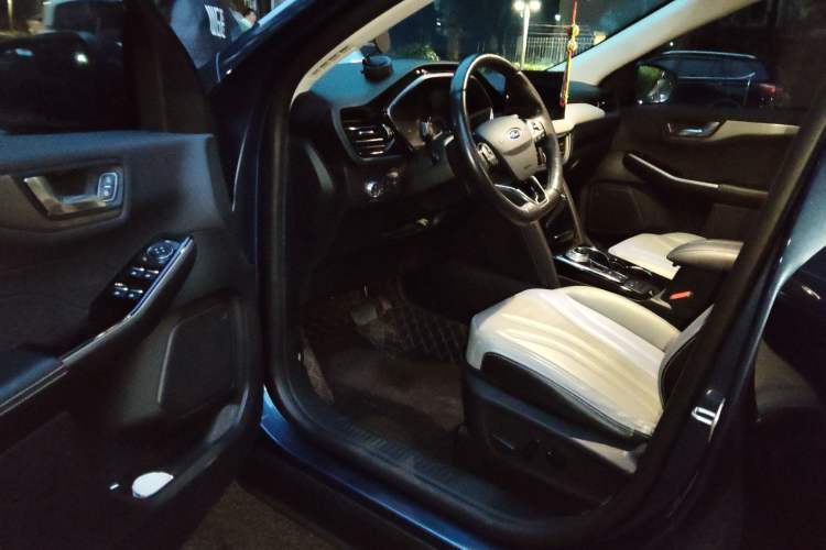 Used Ford Escape 2020 EcoBoost 245 Two-Wheel-Drive Titanium Edition
