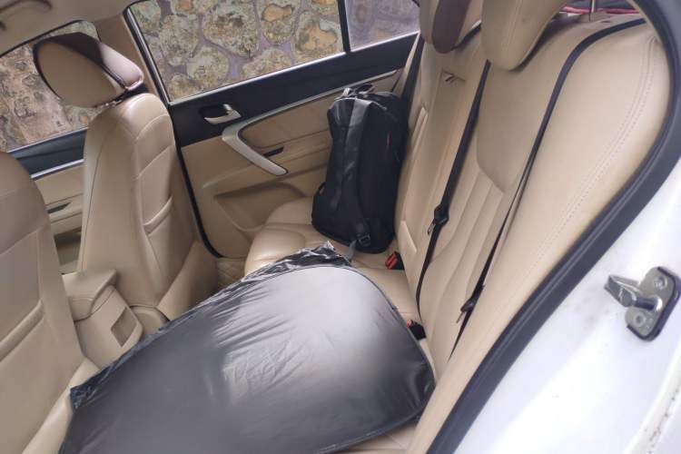 Used Geely Auto Emgrand 2017 Sedan Million Edition 1.5L Manual Luxury Model