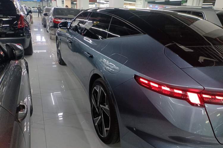 Used Lynk & Co Z10 2025 95 kWh 702 km All-Wheel Drive Intelligent Driving Ultra