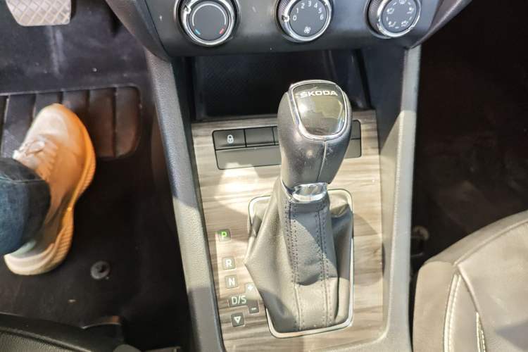 Used Skoda Octavia 2017 1.6L Automatic Smart Drive Edition
