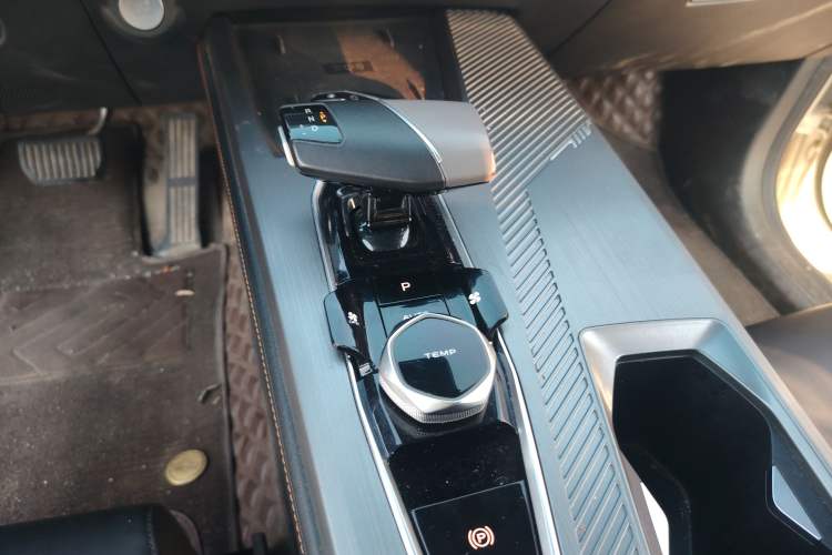 Used Oshan Z6 New Energy 2022 Blue Whale iDD 150KM Flagship PLUS Smart Parking Edition
