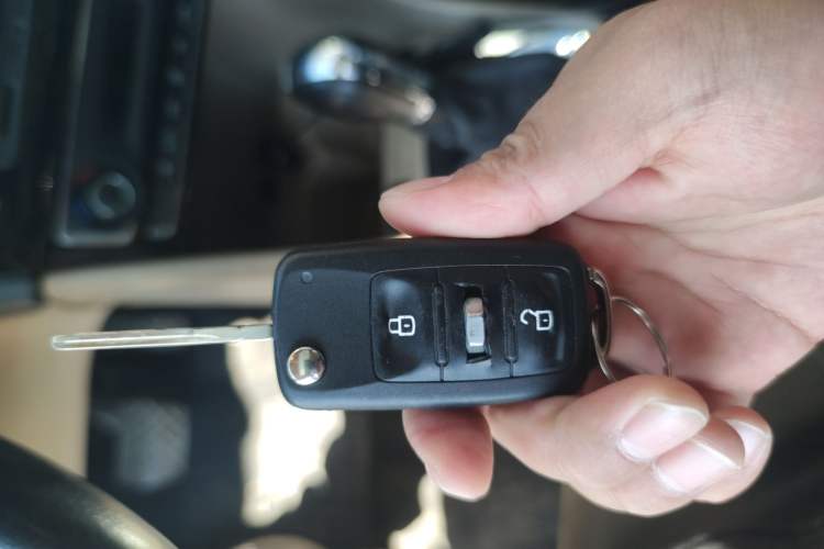 Used Volkswagen Santana 2013 1.6L Automatic Luxury Edition Vehicle Key