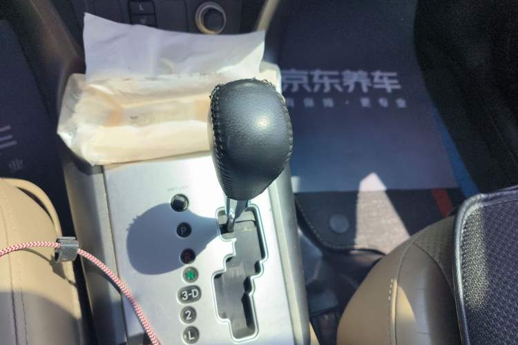 Used Toyota RAV4 2012 Luxurious 2.4L Automatic 4x4 with Stylish Features