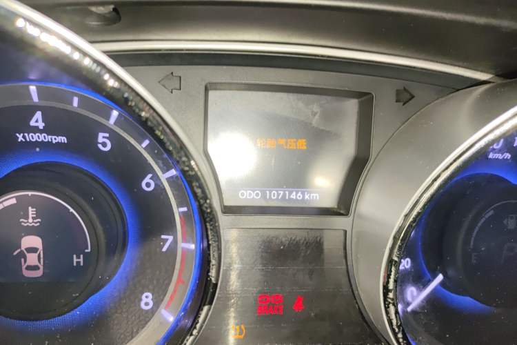 Used Hyundai Sonata 2014 2.4L Automatic Leading Edition China IV Standard Odometer Close Up