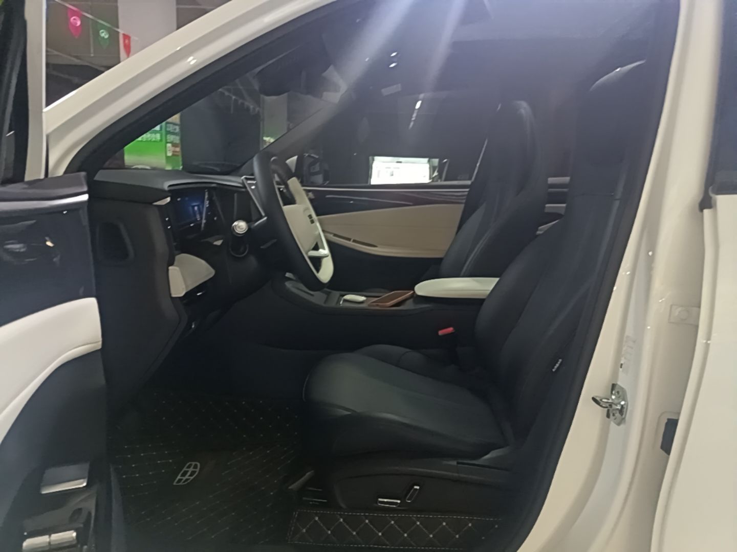 Geely Galaxy L7 2023 1.5T 55km PRO — снимка 17
