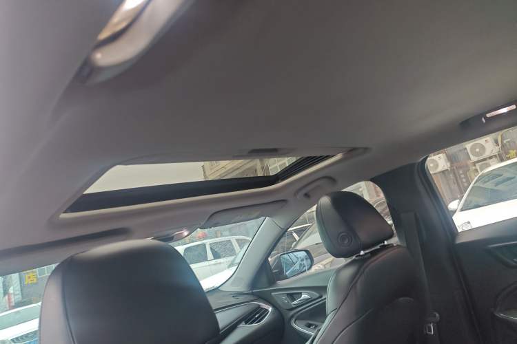 Used Chevrolet Malibu XL 2018 530T Automatic RuiChi Edition Headliner