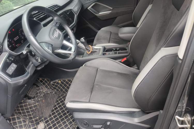 Used Audi Q3 2020 35 TFSI Ambition Dynamic Edition
