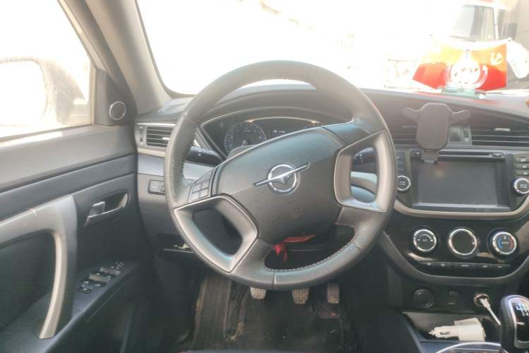 Used Haima M6 2015 1.5T Manual Luxury Model Steering Wheel