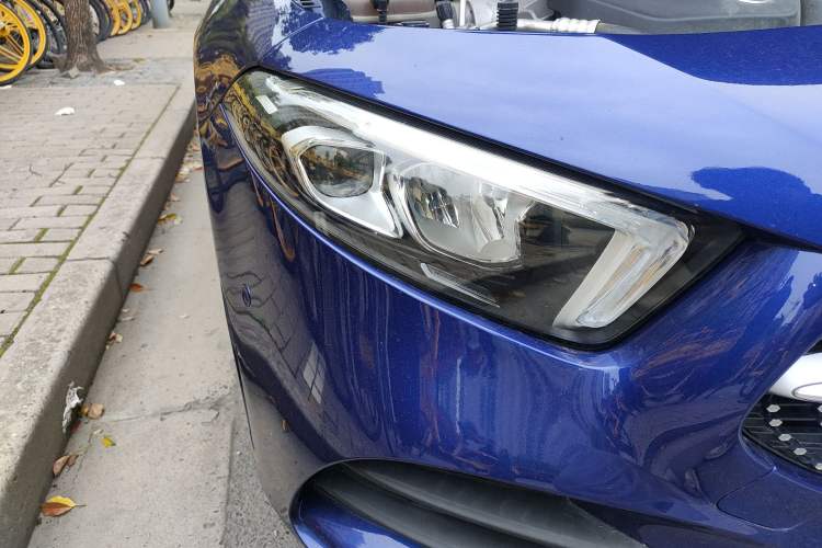 Used Mercedes-Benz A-Class 2020 Restyled A 200 L Sport Sedan Fashion Version Right Front Headlight