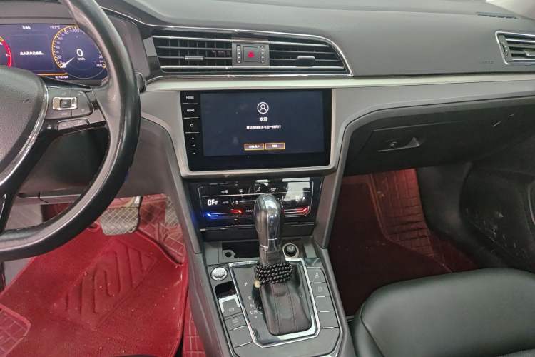 Used Volkswagen Lamando 2021 280TSI DSG Comfort Edition Audio And AC Panel