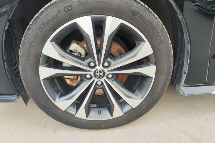 Used Toyota Granvia 2023 2.5L Hybrid Flagship VIP Edition