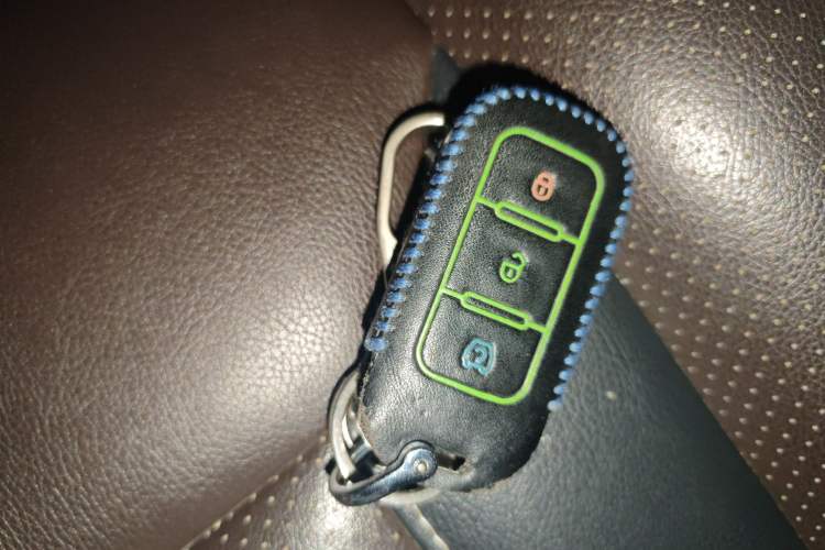 Used Dongfeng Fengon 580 2018 1.5T Manual Luxury Model Interior 1