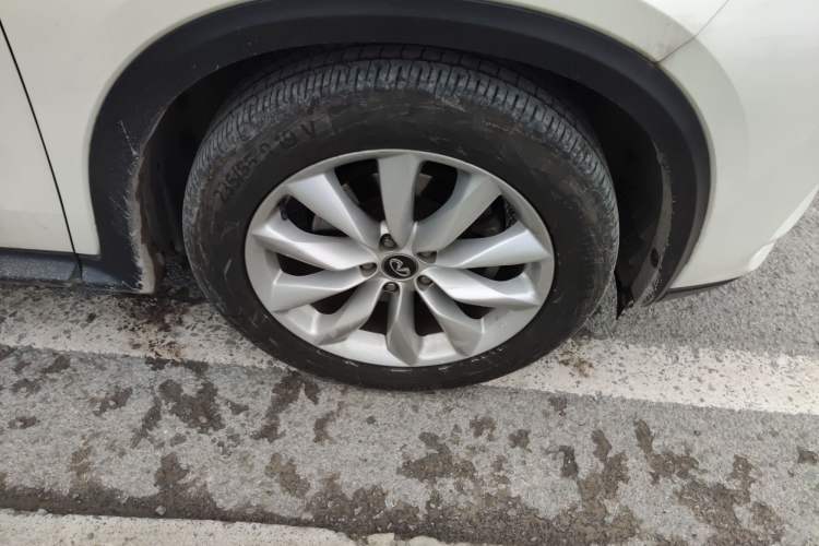 Used Infiniti QX50 2018 2.0T Four-Wheel Drive Elite Edition Right Front Wheel Hub