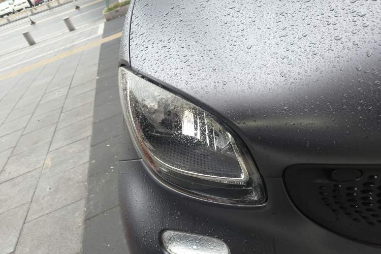 Used smart fortwo 2015 1.0L 52 kW hardtop Dynamic version