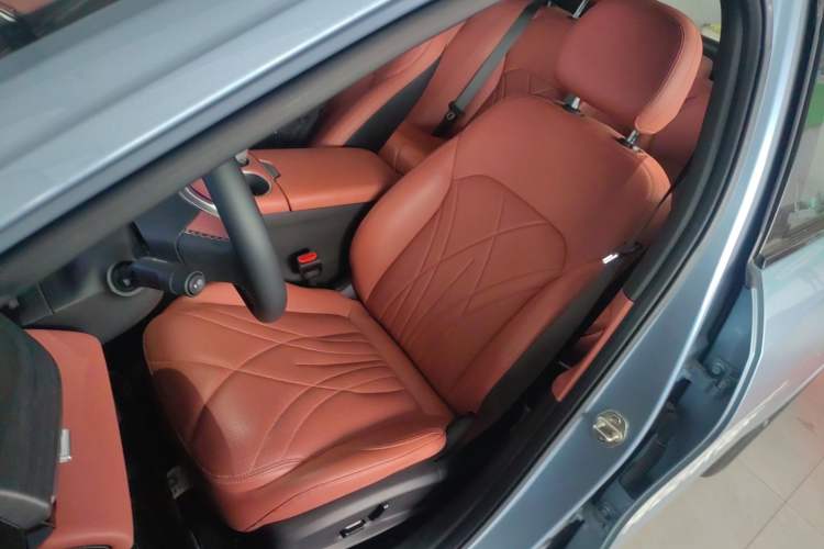 Used Geely Galaxy L6 2025 EM-i 140km Starship Edition