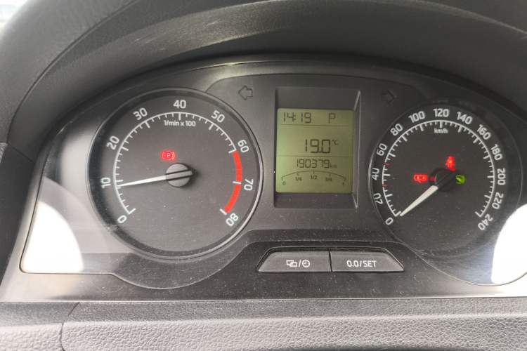 Used Skoda Rapid Spaceback 2014 1.6L Automatic Enjoyment Edition