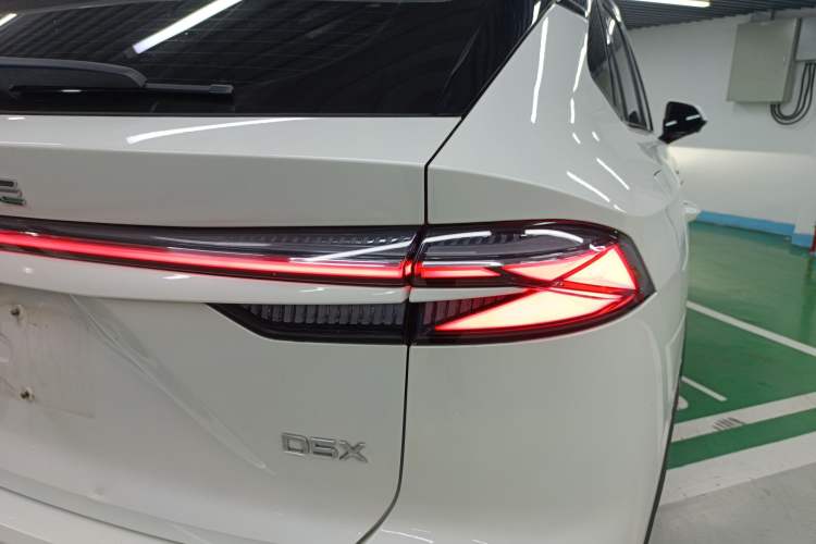 Used Roewe D5X DMH 2024 135 Tech Edition