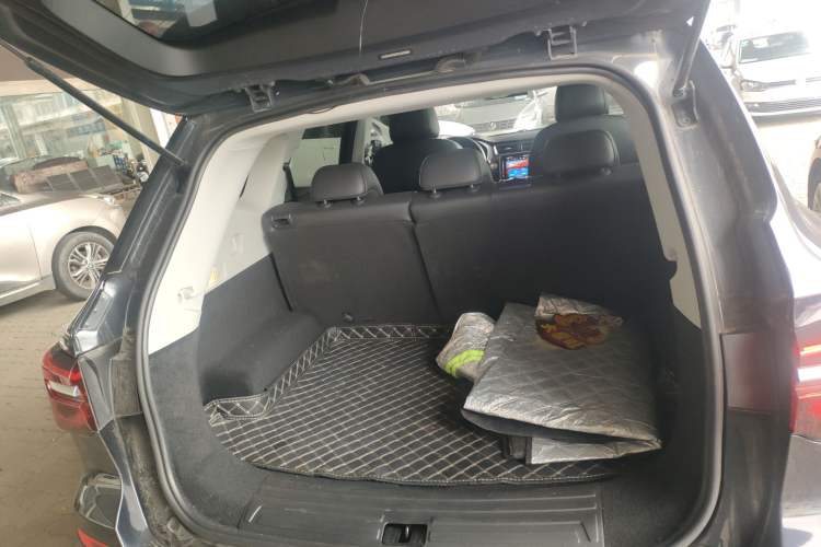 Used Roewe RX5 2023 PLUS 330TGI Automatic Trendsetting Smart Edition