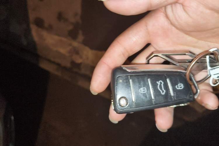 Used Geely Auto Emgrand X7 Sport 2020 1.8TD DCT Two-Wheel Drive Smart Connect 4G-Enabled Version Vehicle Key