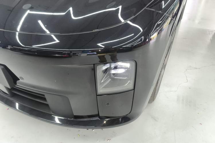 Used Li Auto i6 2025 Model Two-Wheel-Drive Standard Type
