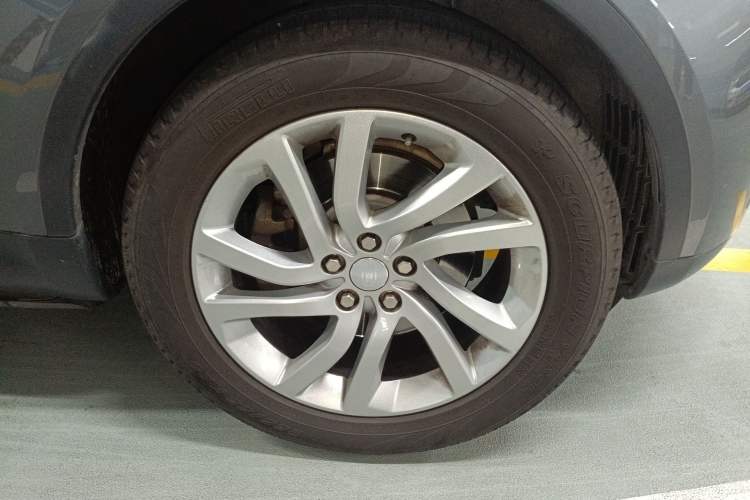 Used Land Rover Discovery 2017 3.0 SC V6 HSE Right Front Wheel Hub