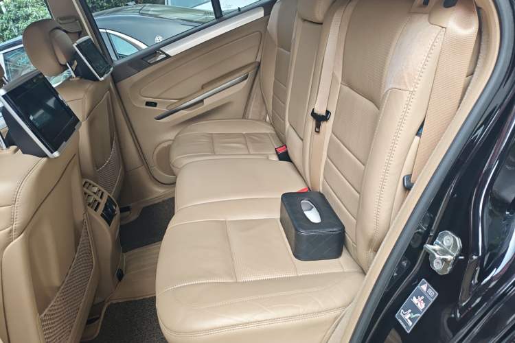 Used Mercedes-Benz M-Class AMG 2011 AMG ML 63 Left Rear Seat