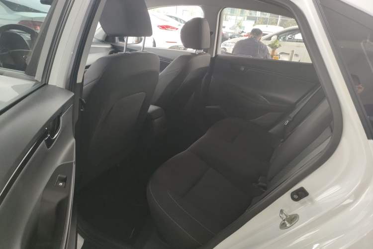 Used Hyundai Celesta 2017 1.6L Automatic Enjoyment Version GLS