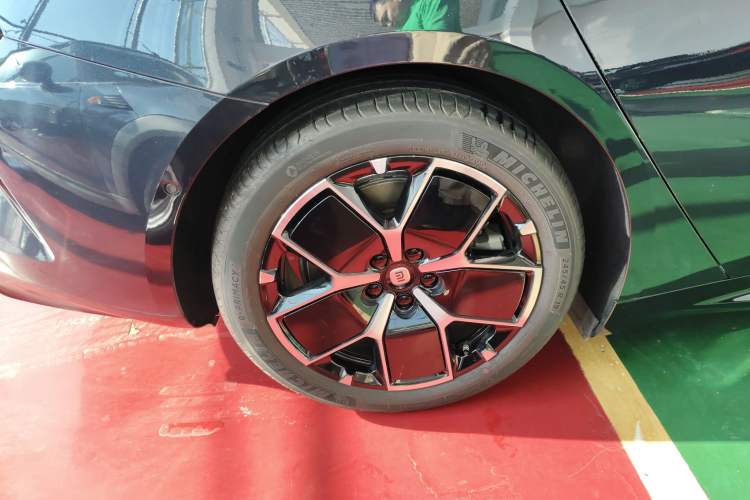 Used Xiaomi Auto SU7 2024 Rear-Drive Long-Range Intelligent Driving Version