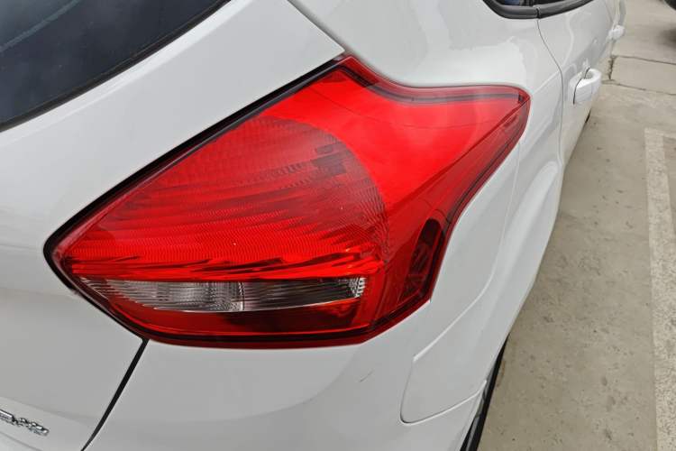 Used Ford Focus 2017 Hatchback 1.6L Automatic Comfort Plus SmartDrive Edition Exterior 1