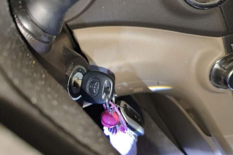 Used Toyota Highlander 2012 2.7L 2WD 5-Seater Elite Edition Interior 1