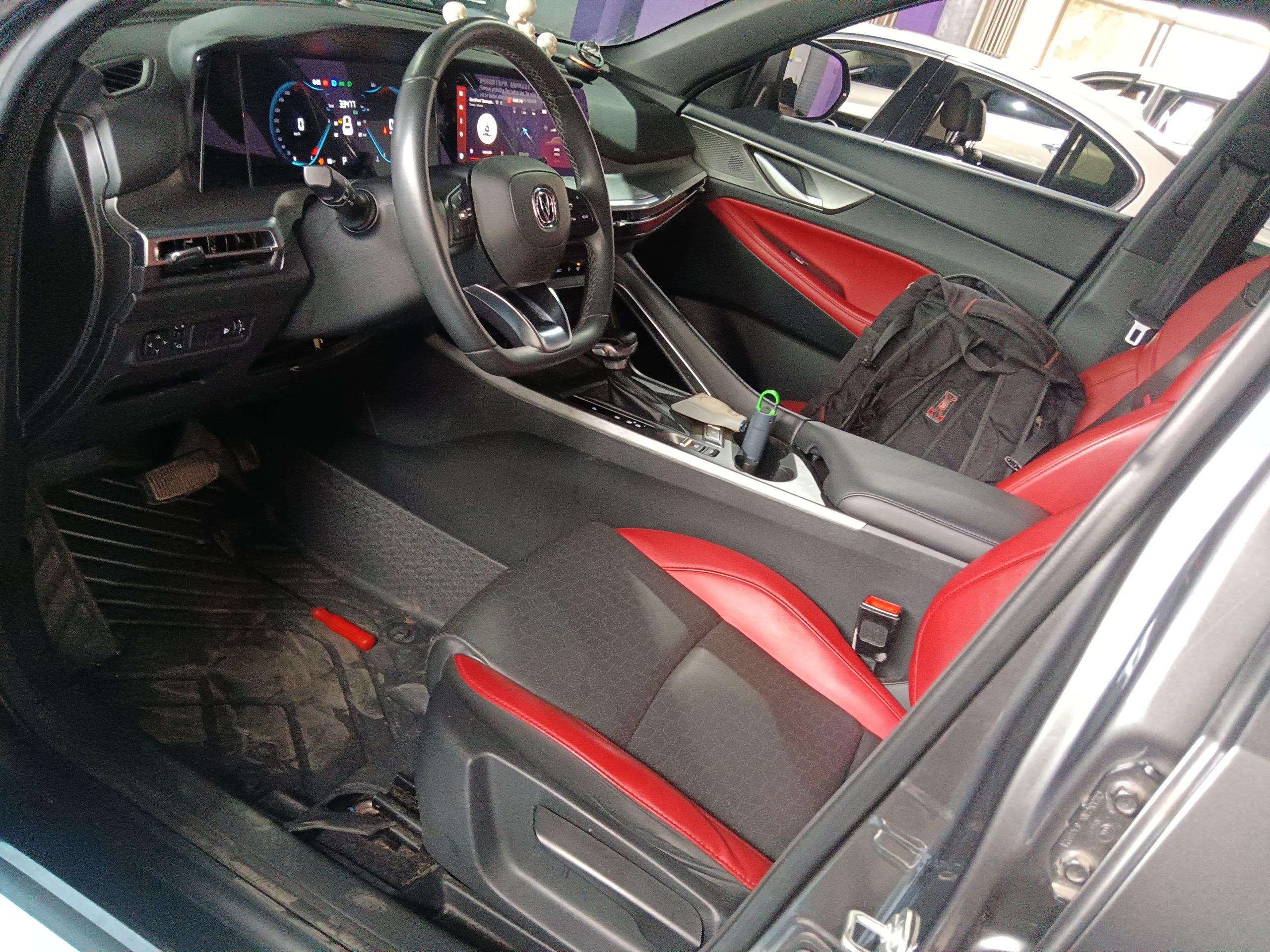 Переднее сиденье в автомобиле