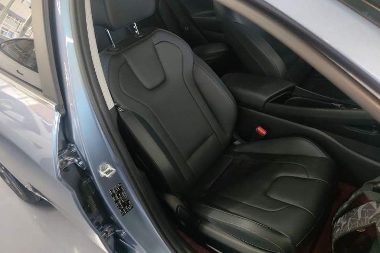 Used Hyundai Elantra 2023 1.5L CVT LUX Prestige Edition
