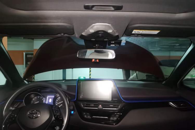 Used Toyota C-HR 2018 2.0L Luxury Sunroof Version China VI Standard
