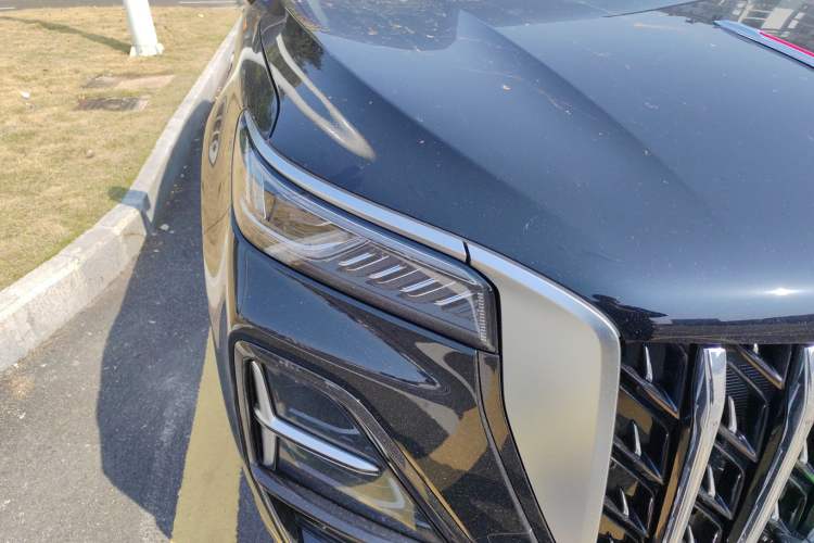 Used Hongqi HS5 2026 Model 2.0T Two-Wheel Drive Qi Yun Pro Edition
