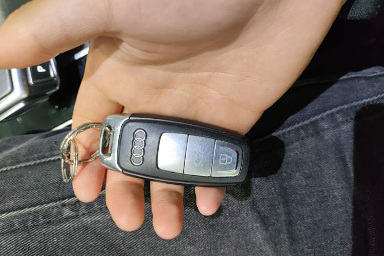 Used Audi Q7 2021 55 TFSI quattro S line Sport model Vehicle Key