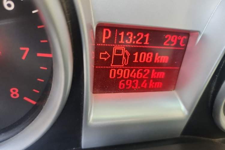 Used Ford Focus 2009 Sedan 1.8L Automatic Fashion Edition Odometer Close Up