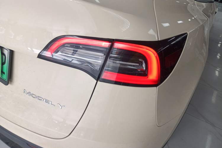 Used Tesla Model Y 2022 Rear-Wheel-Drive Version
