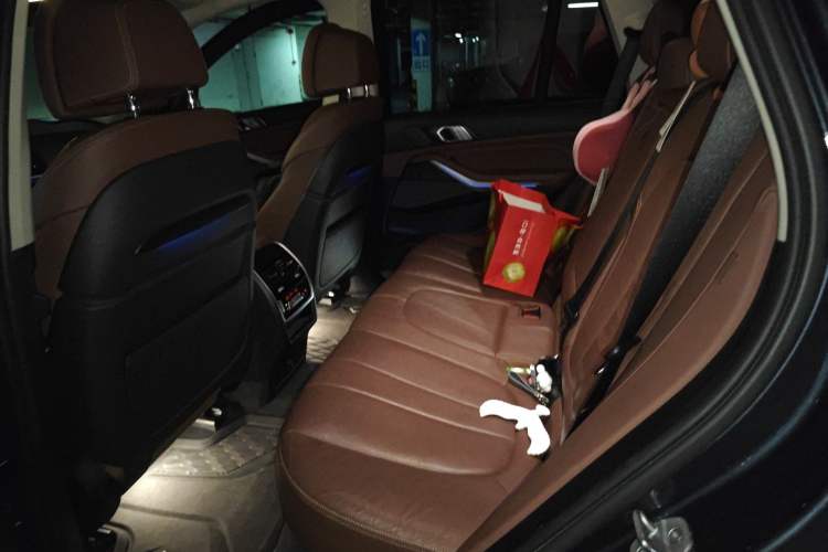 Used BMW X5 2020 xDrive40i Luxury Model with M Sport Package Left Rear Seat