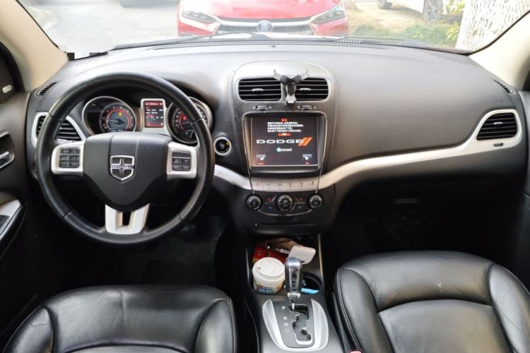 Used Dodge Journey 2013 2.4L Two-Wheel Drive Luxury Version