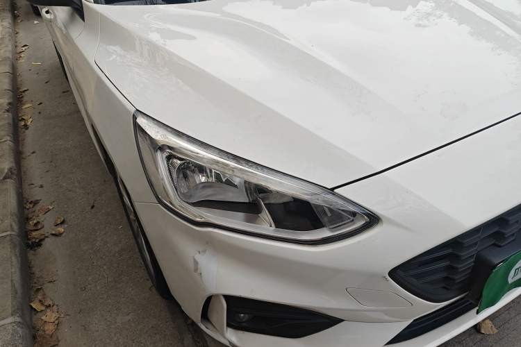 Used Ford Focus 2020 Sedan EcoBoost 180 Automatic Trend Edition Right Front Headlight