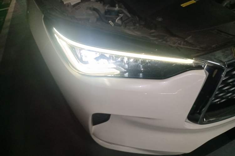 Used Infiniti QX50 2018 2.0T Four-Wheel Drive Luxury Edition Right Front Headlight