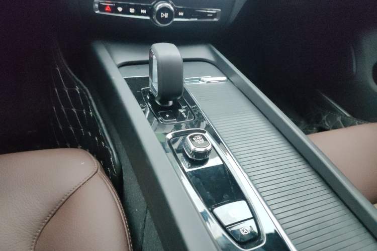 Used Volvo S60 2024 B4 Zhiyi Luxury Edition Gear Lever