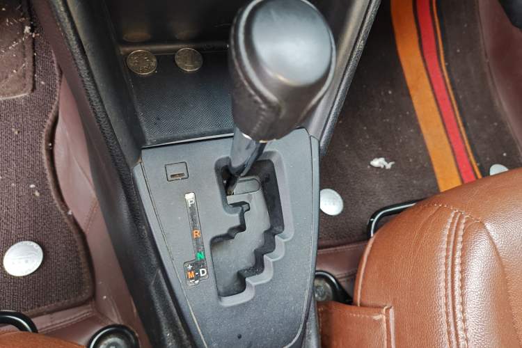 Used Toyota YARiS L Zhi Xuan 2016 Revised 1.5E CVT Charming Edition Gear Lever